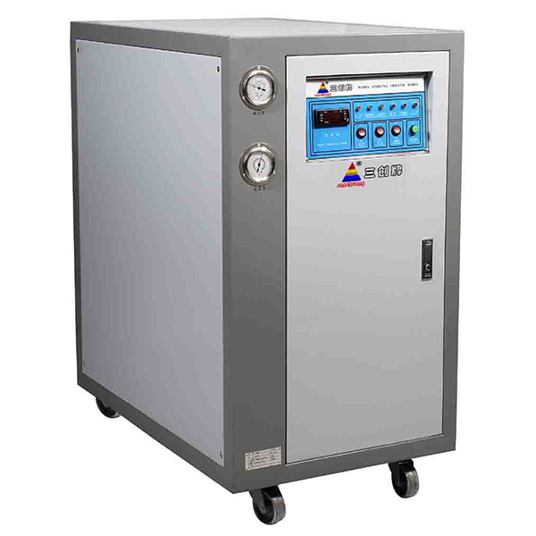 工業冷水機